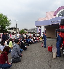 火事だーーっ 避難してください!